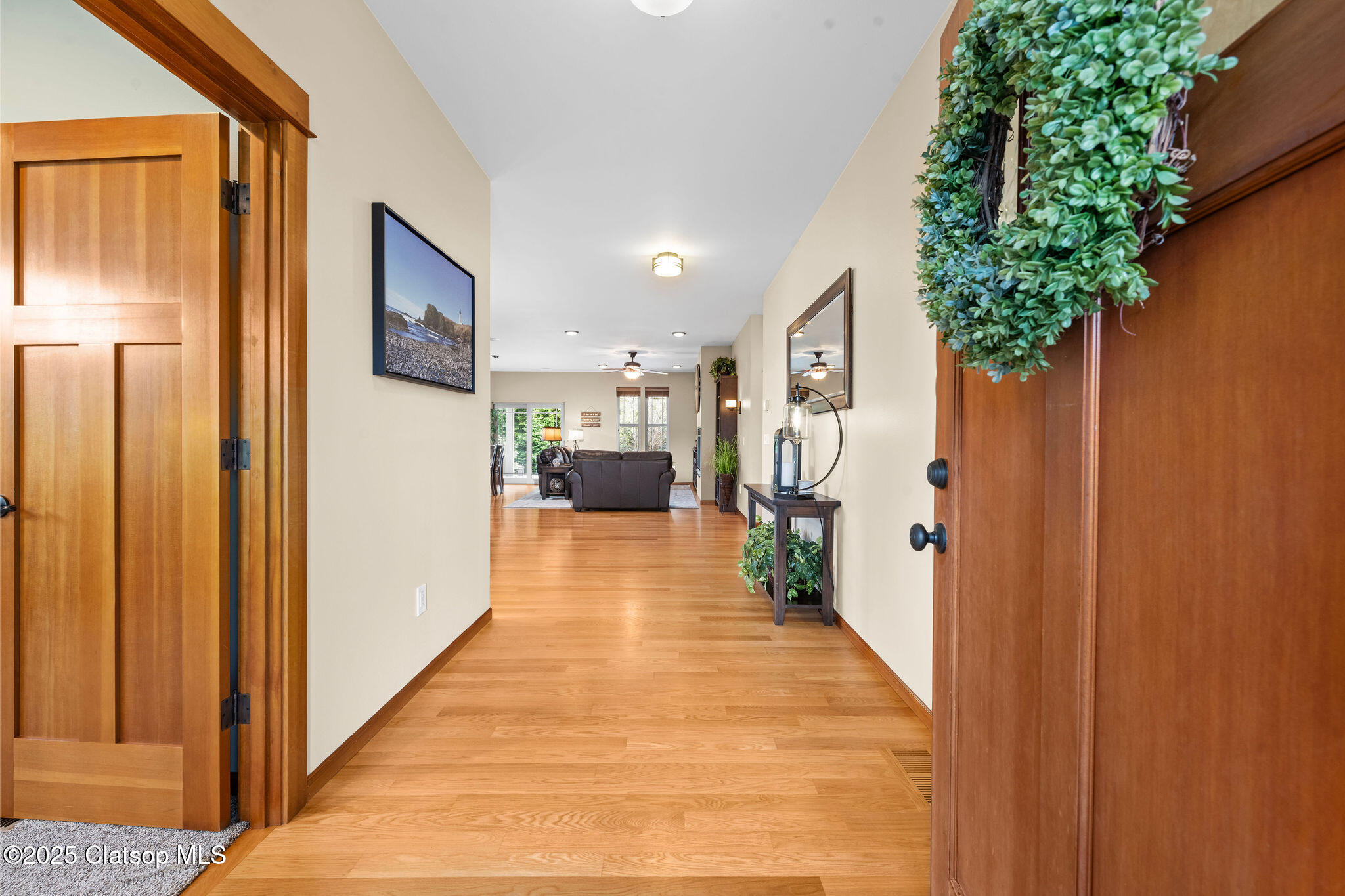 540 Sw Juniper Avenue Property Photo 4