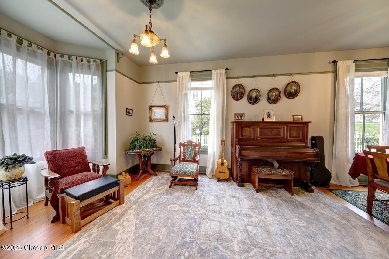 369 37th Street Property Photo 7