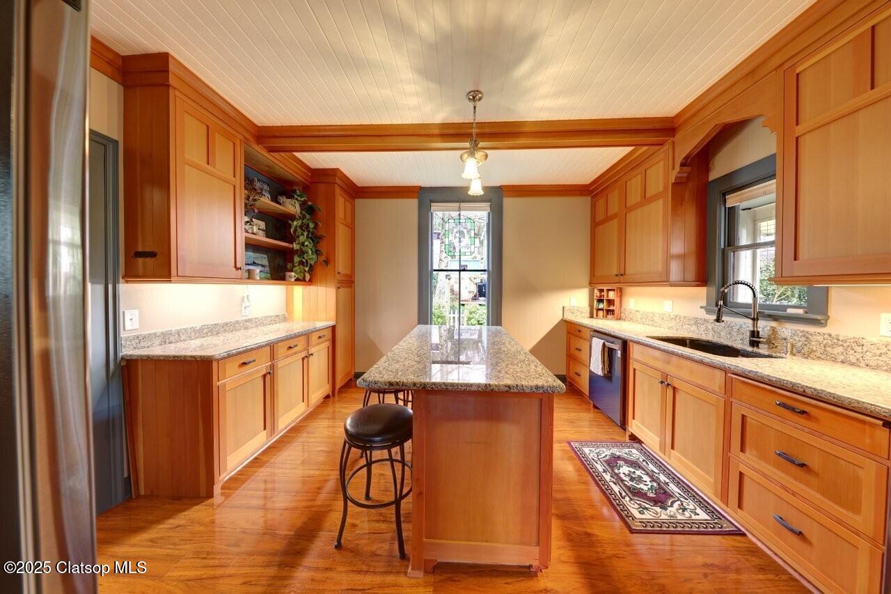 369 37th Street Property Photo 13