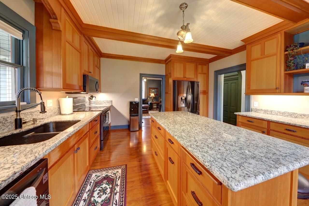 369 37th Street Property Photo 15