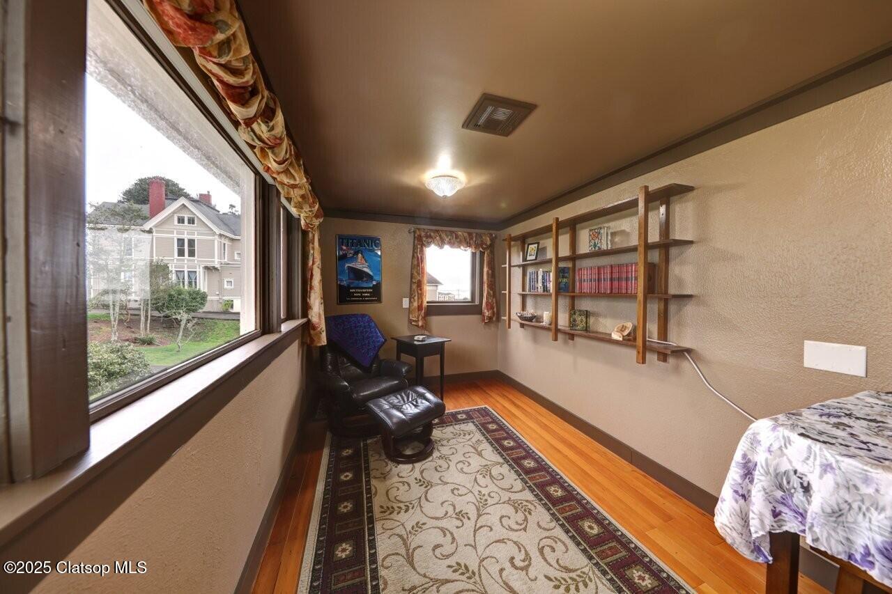 369 37th Street Property Photo 24