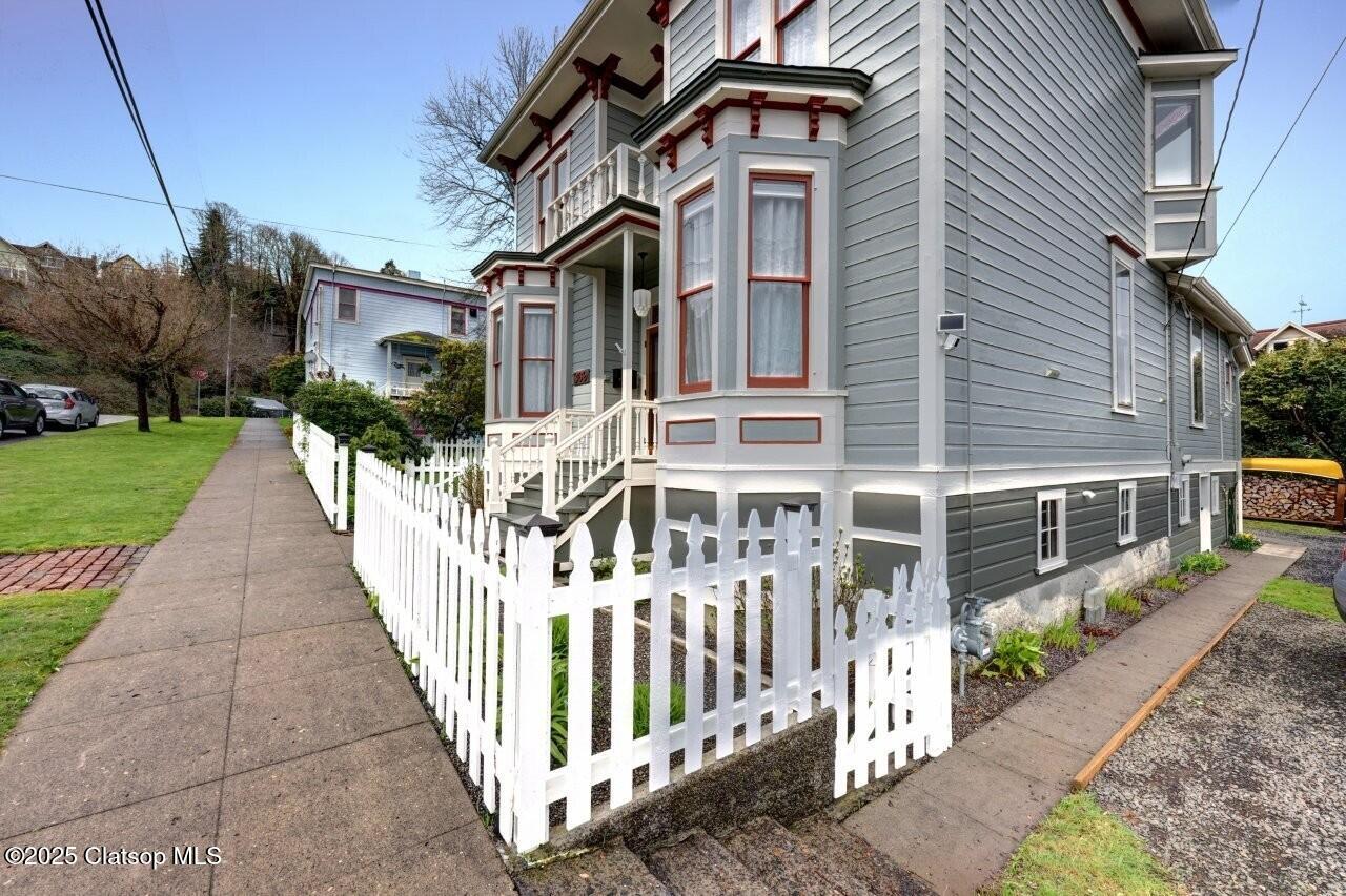 369 37th Street Property Photo 43