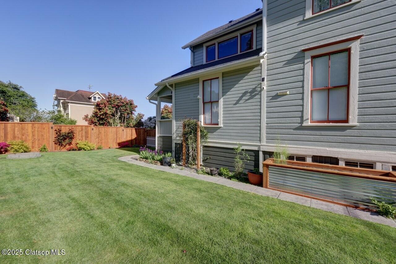 369 37th Street Property Photo 62