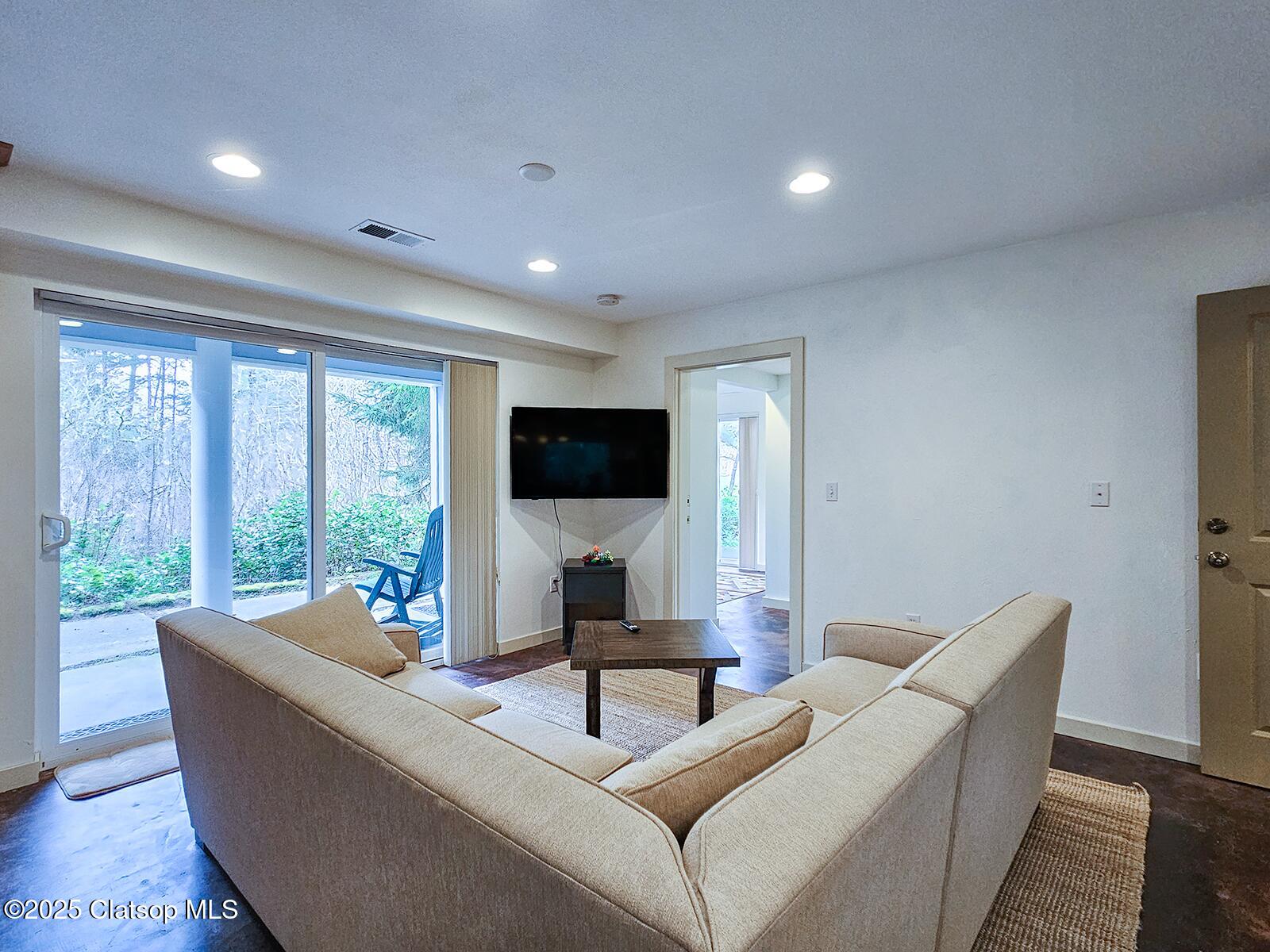 9190 Puffin Lane Property Photo 12