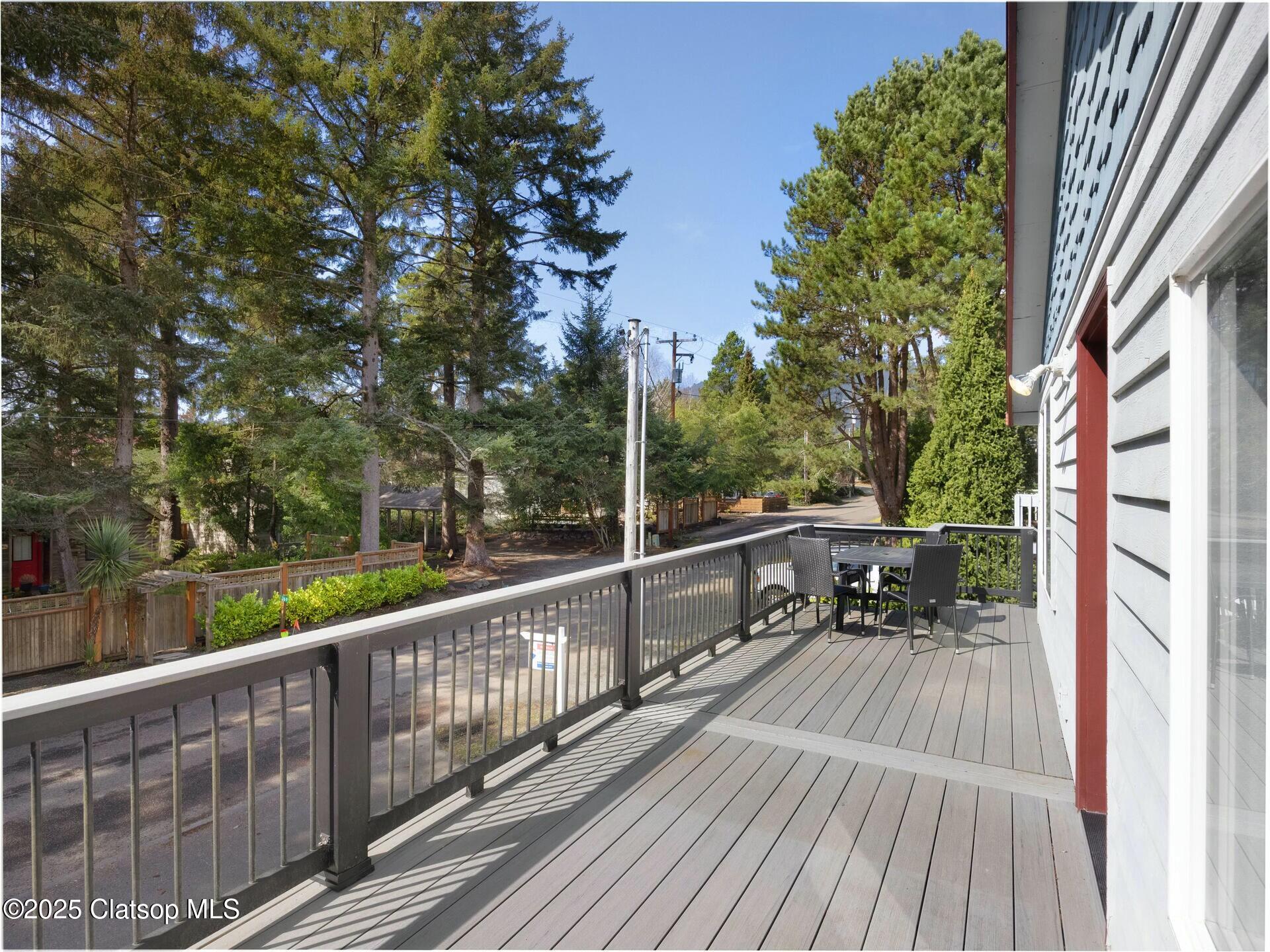 368-370 4th Place Property Photo 14