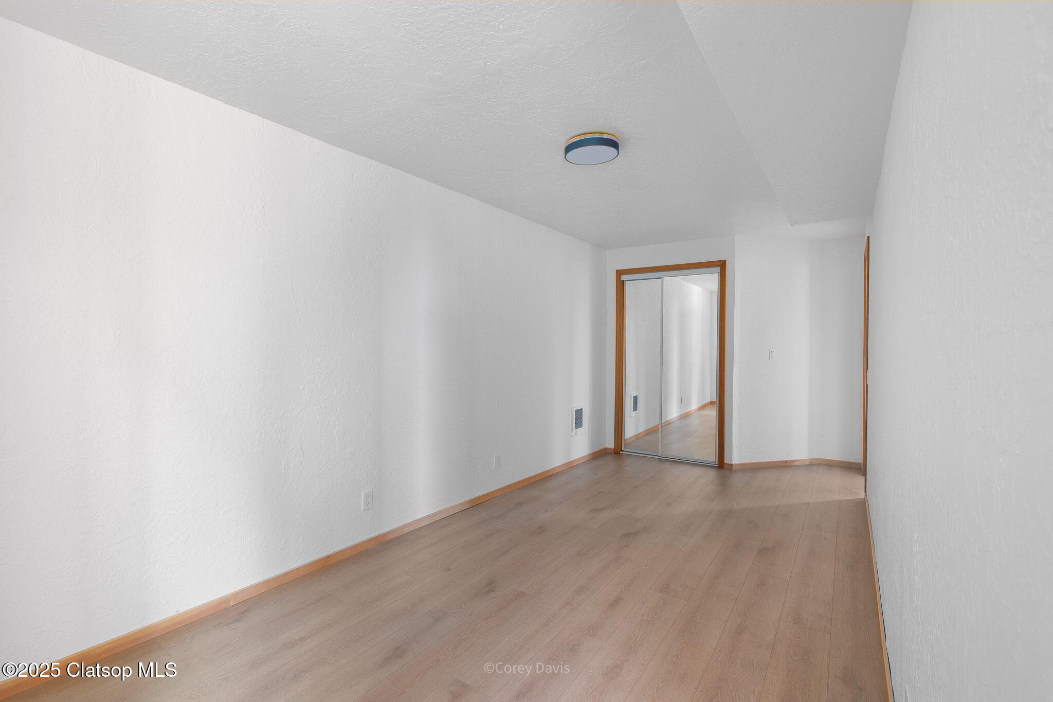 213 University Avenue Property Photo 31