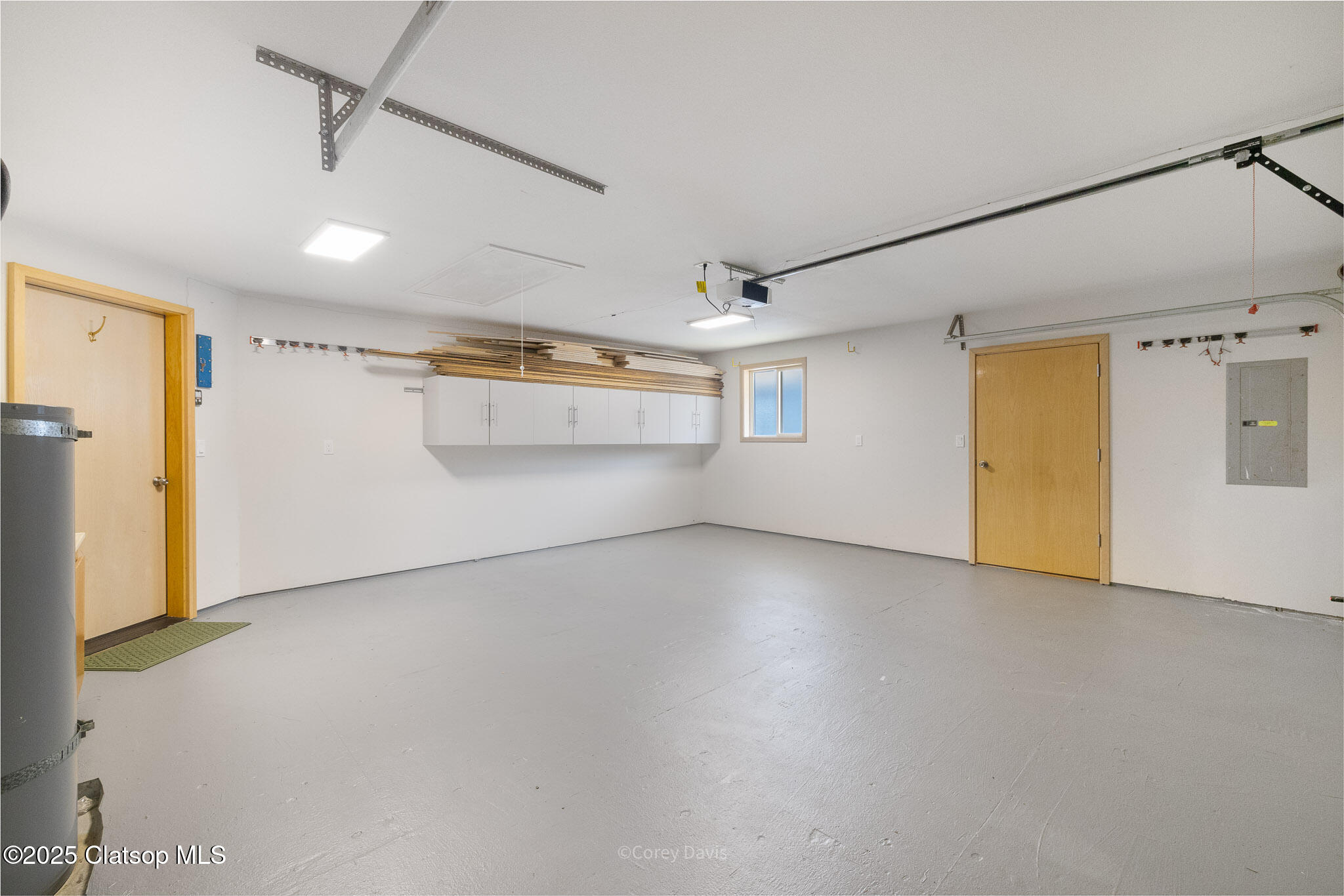 213 University Avenue Property Photo 40