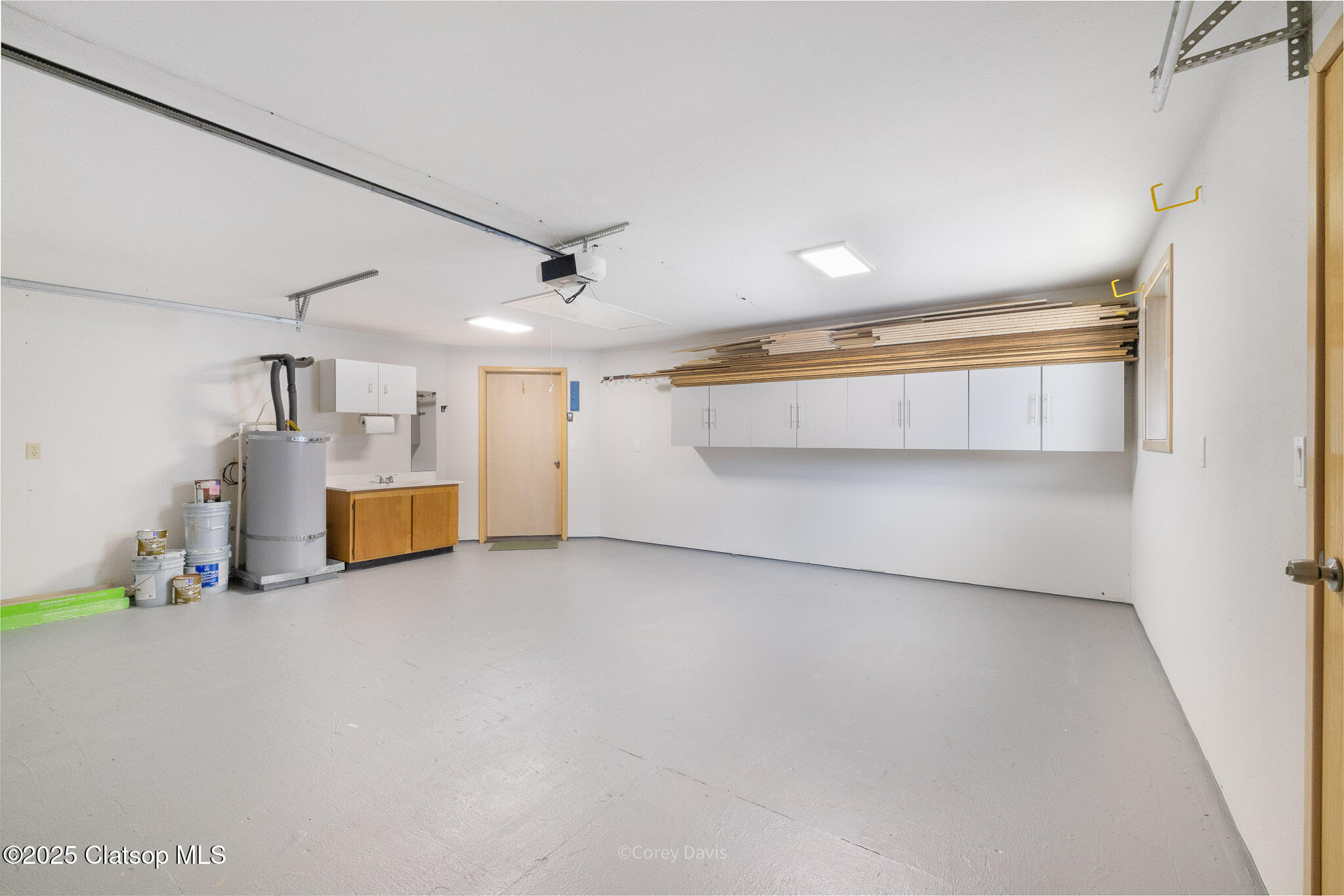 213 University Avenue Property Photo 41