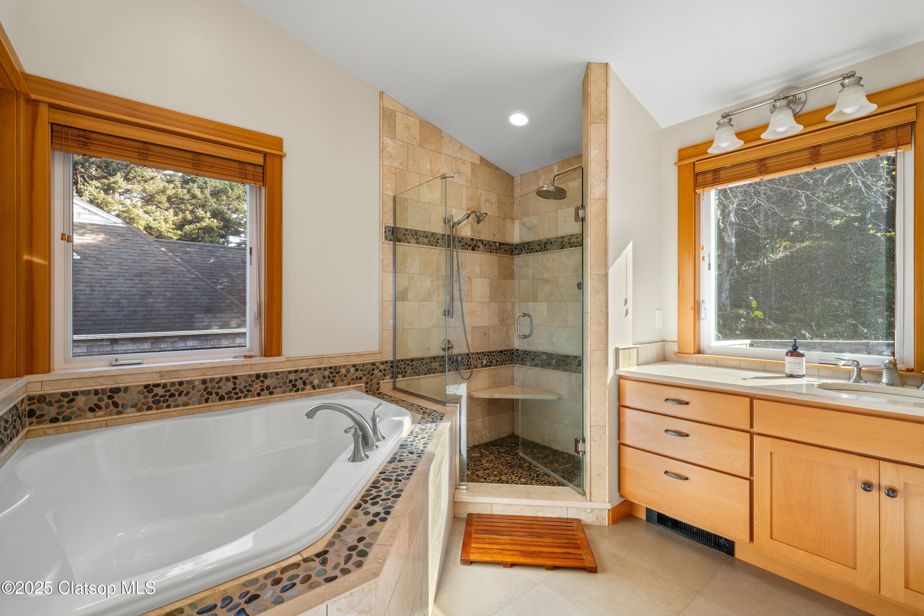 1831 S Hemlock Street Property Photo 25