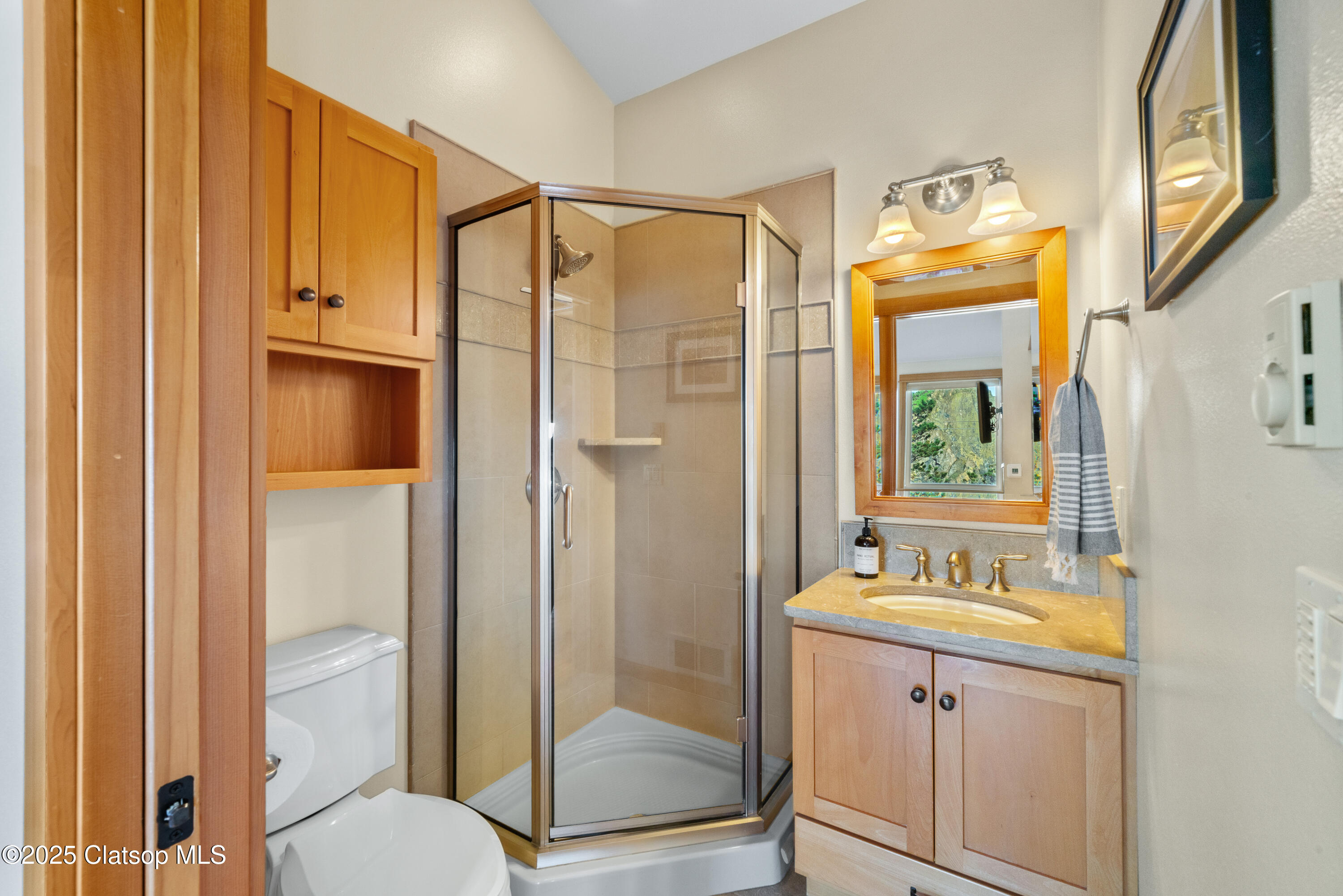 1831 S Hemlock Street Property Photo 30