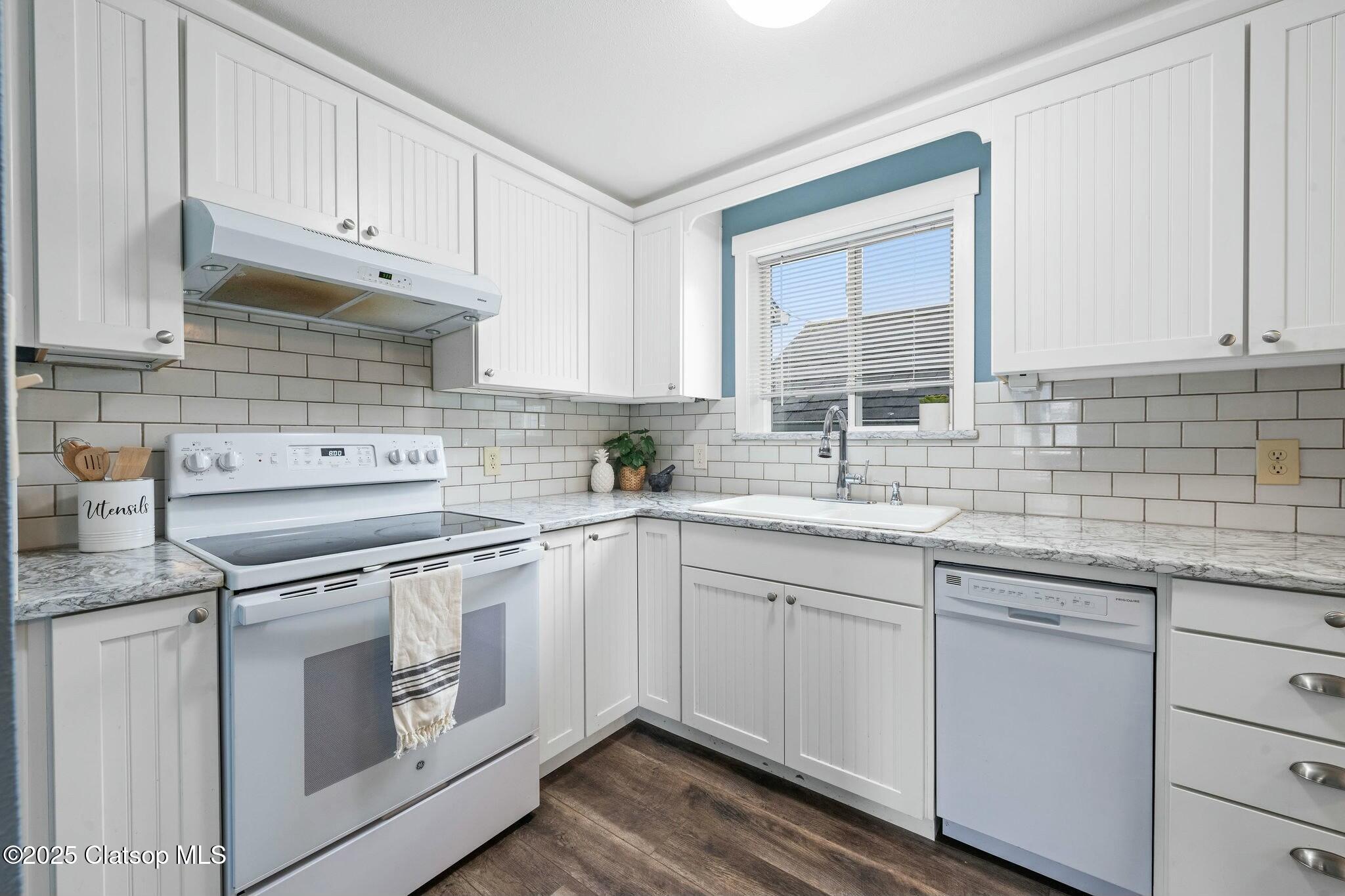 560 S Downing Street Property Photo 10