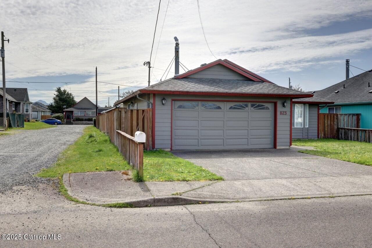 823 4th Avenue Property Photo 3