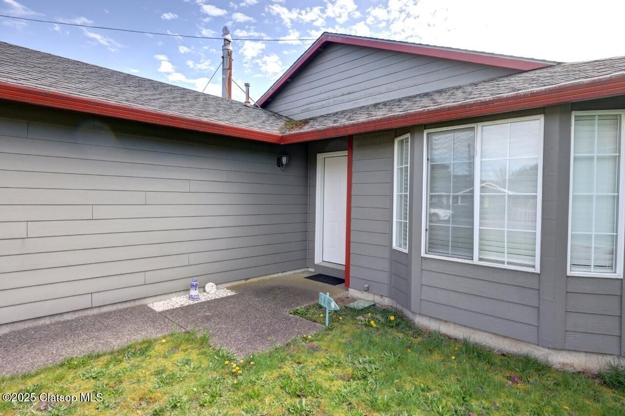823 4th Avenue Property Photo 5