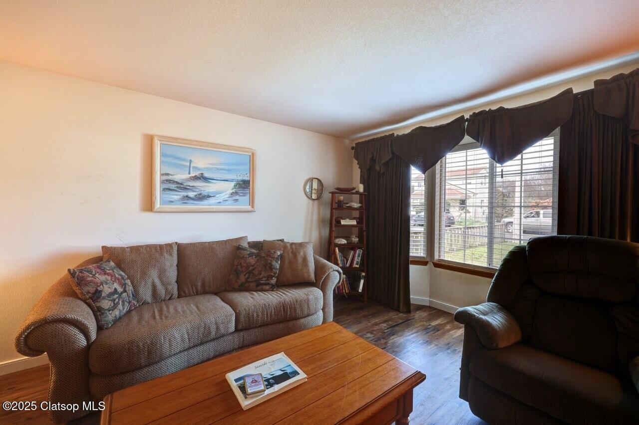 823 4th Avenue Property Photo 18