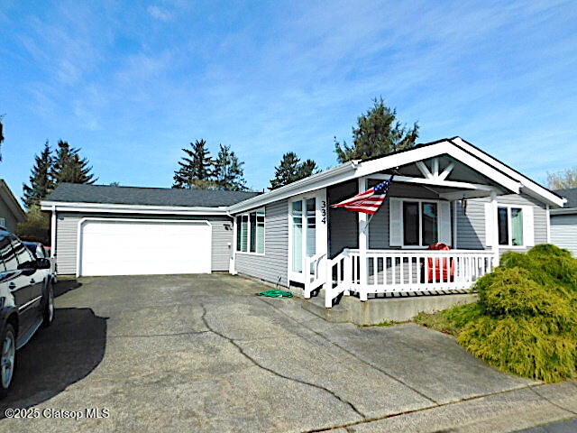 1100 Nw Warrenton Property Photo 2