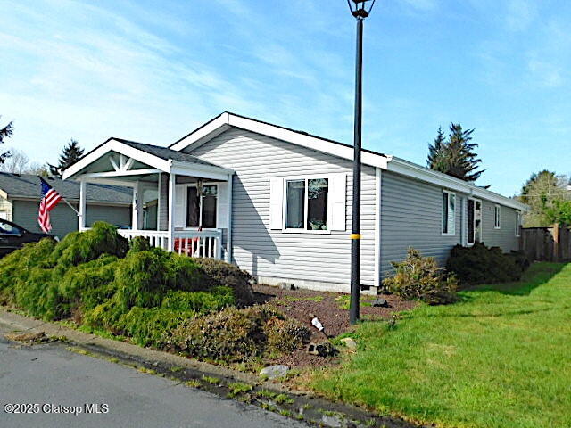 1100 Nw Warrenton Property Photo 2
