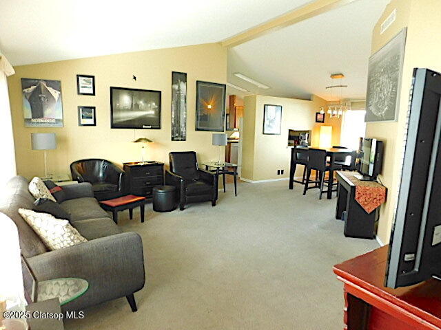 1100 Nw Warrenton Property Photo 4