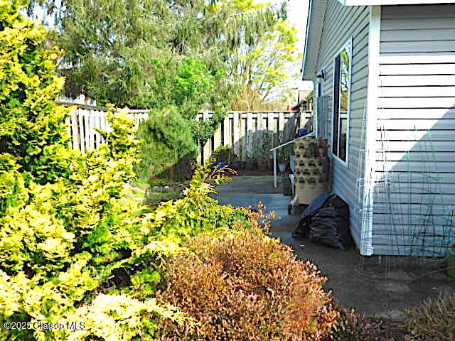 1100 Nw Warrenton Property Photo 8