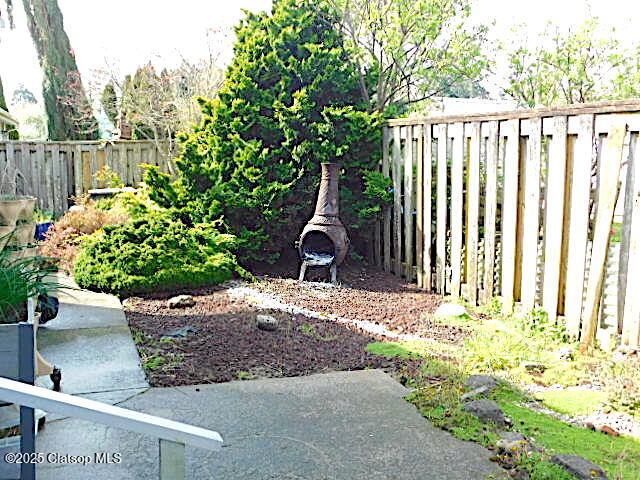 1100 Nw Warrenton Property Photo 8