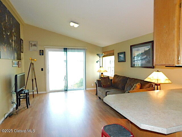 1100 Nw Warrenton Property Photo 18