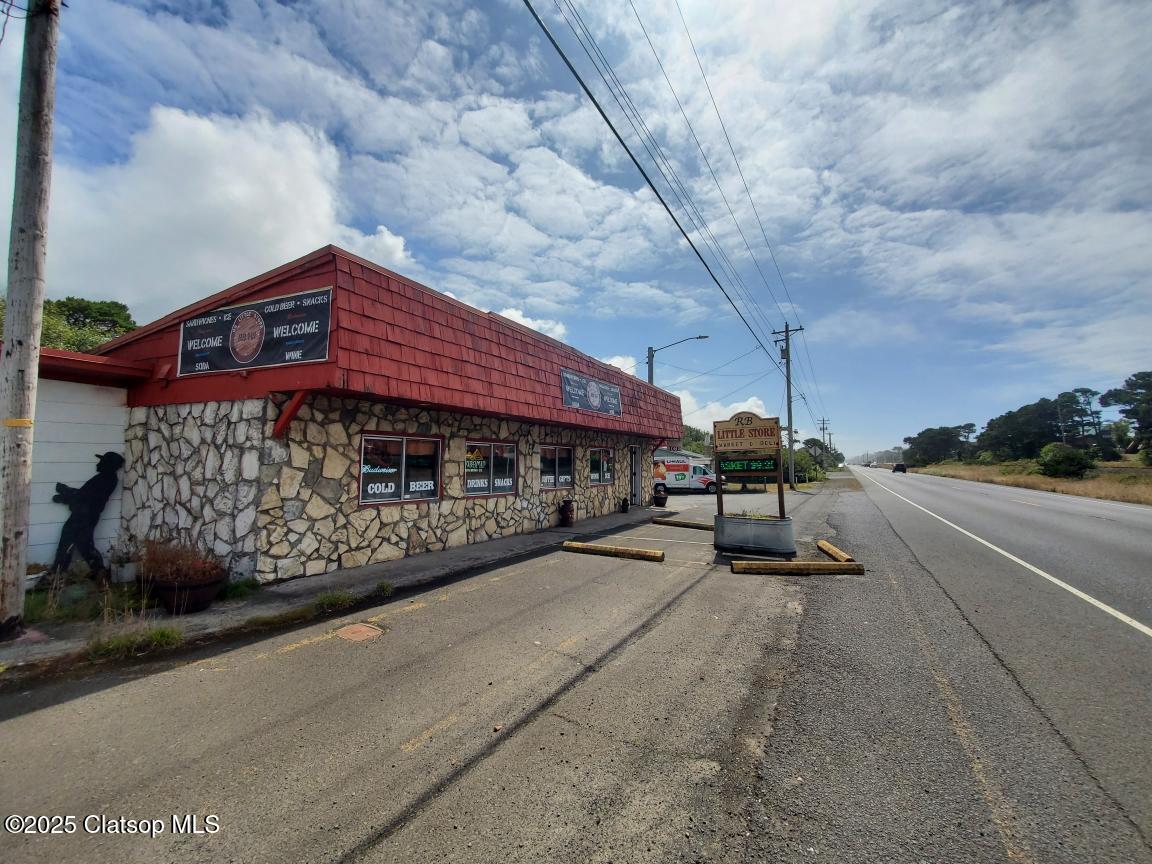 1720 Hwy 101 N Property Photo
