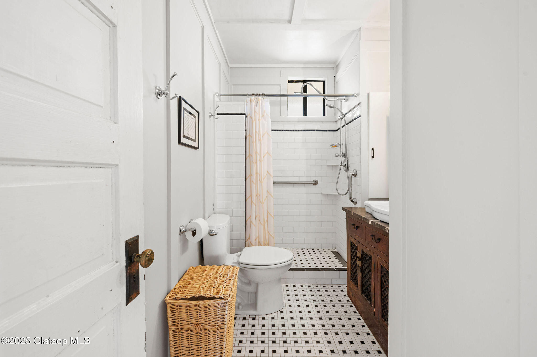 1219 Jerome Avenue Property Photo 19