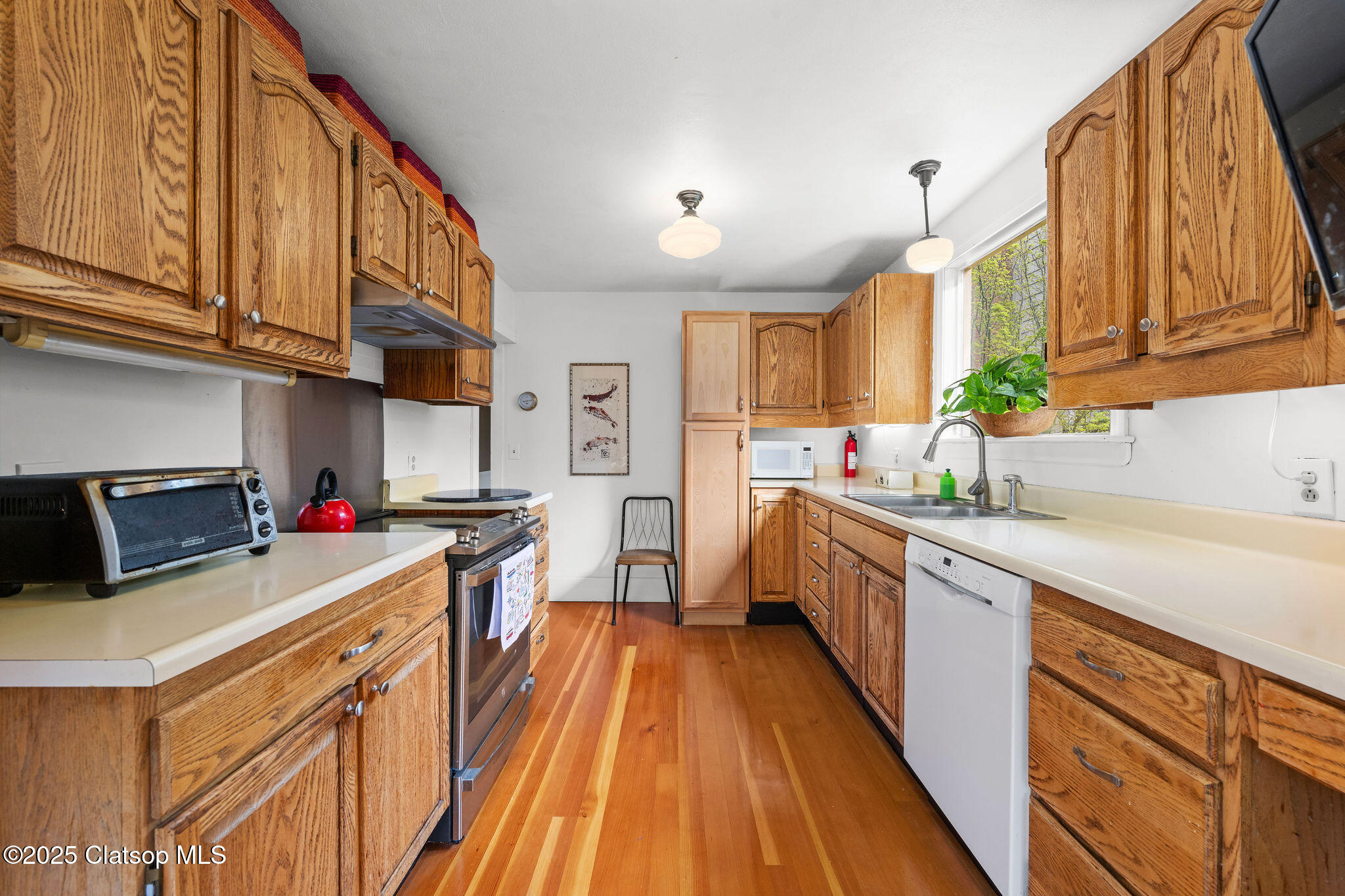 1219 Jerome Avenue Property Photo 24
