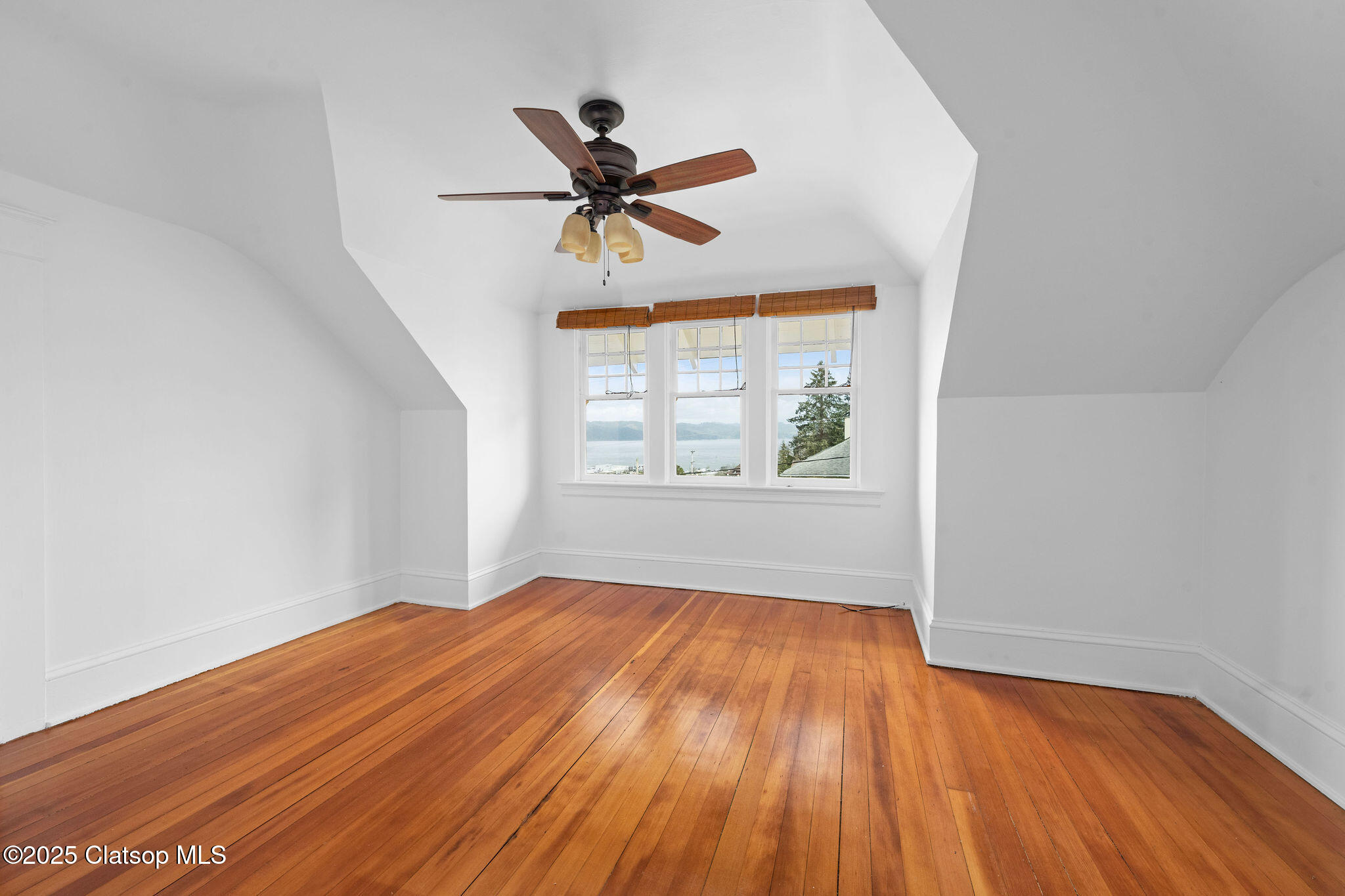 1219 Jerome Avenue Property Photo 26
