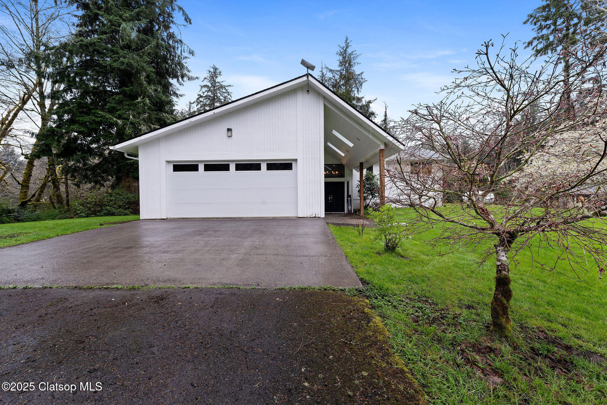 87824 Hwy 202 Property Photo 1
