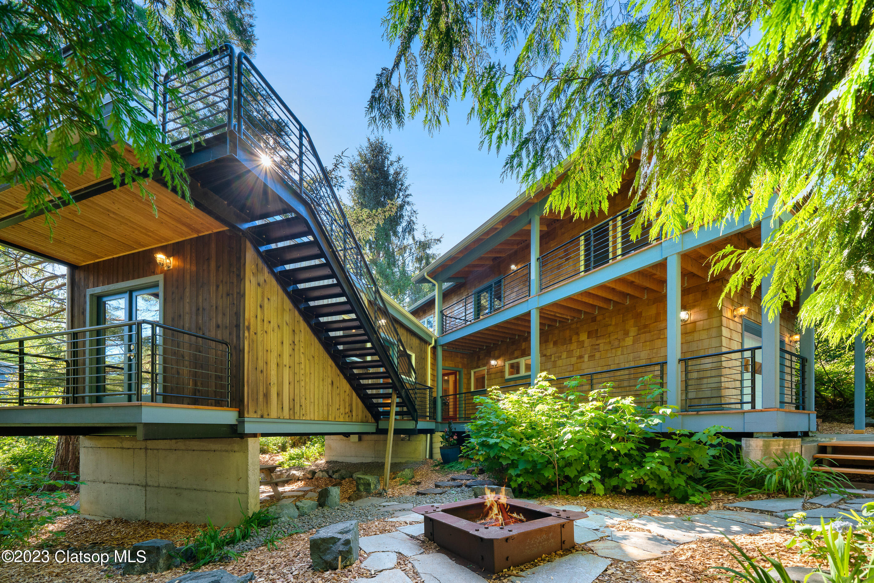 10070 7th Street Property Photo 1
