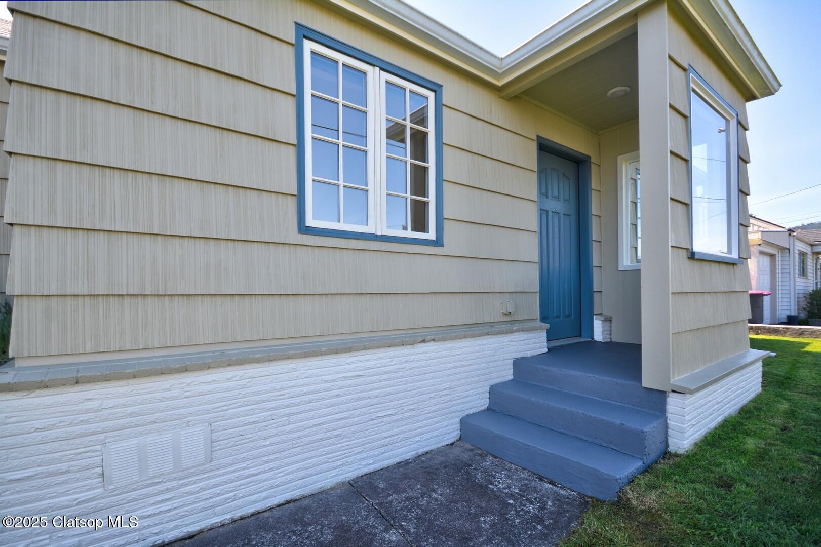 2361 S Downing Street Property Photo 3
