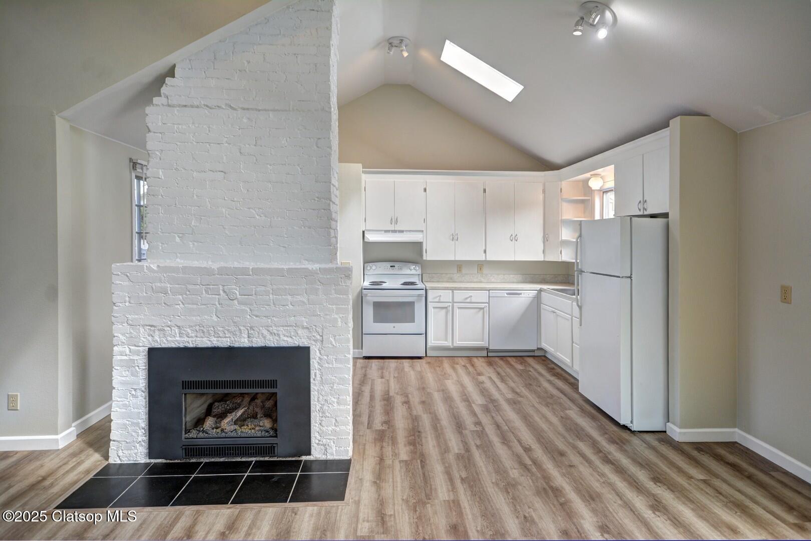 2361 S Downing Street Property Photo 5