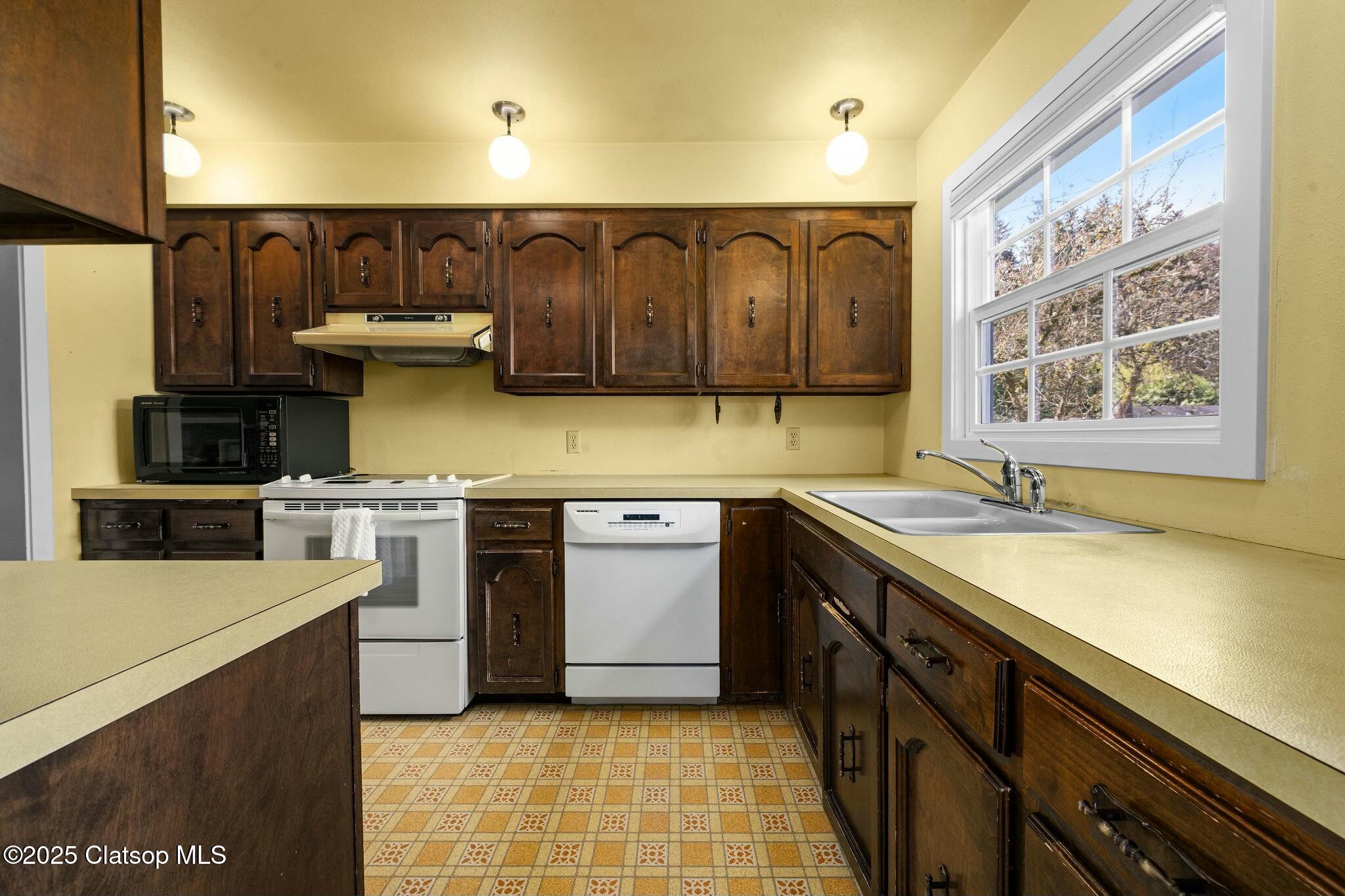 3543 Harrison Drive Property Photo 9