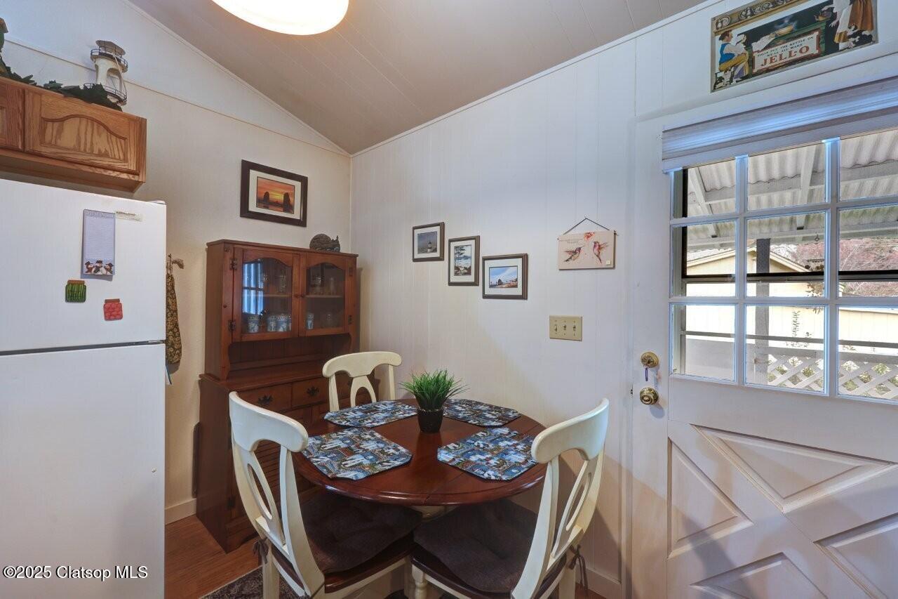 264 Elliott Way Property Photo 8