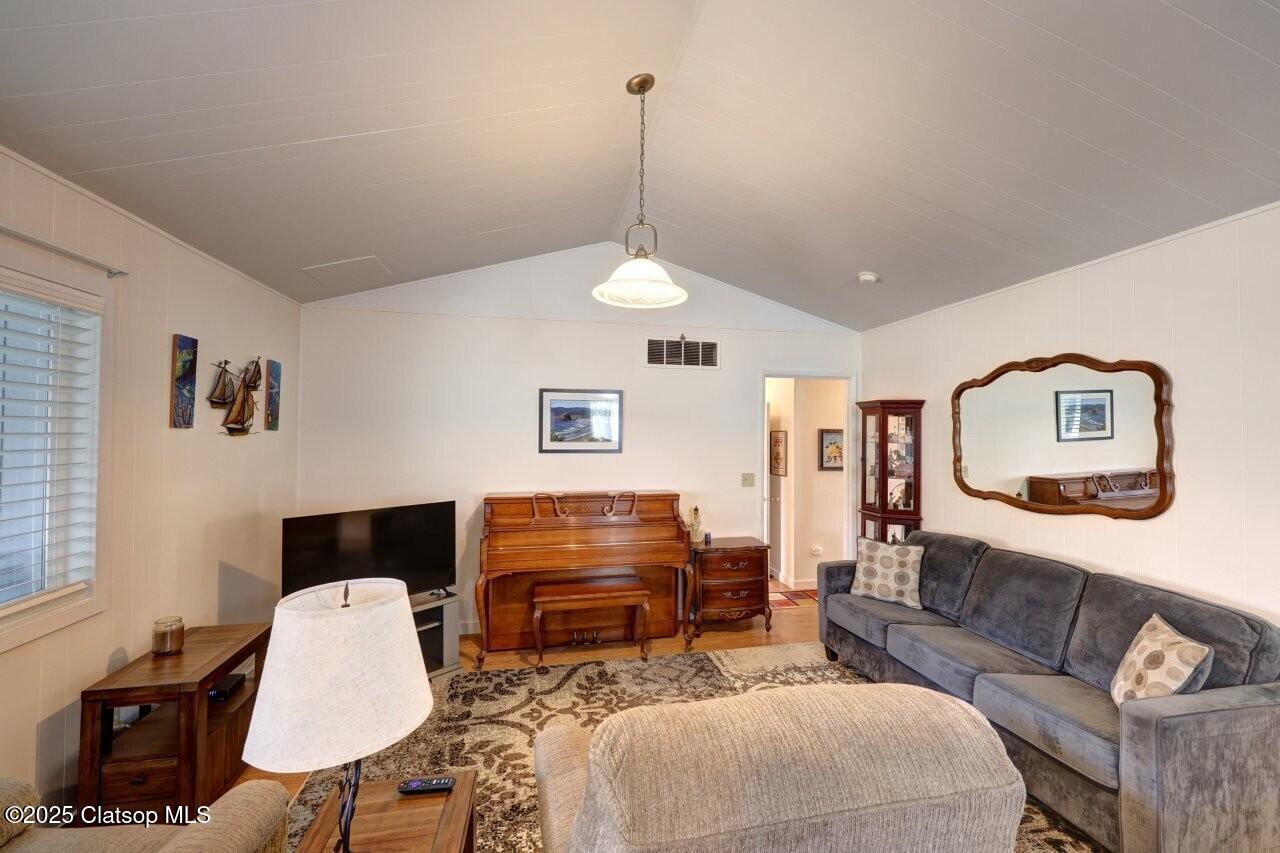 264 Elliott Way Property Photo 8