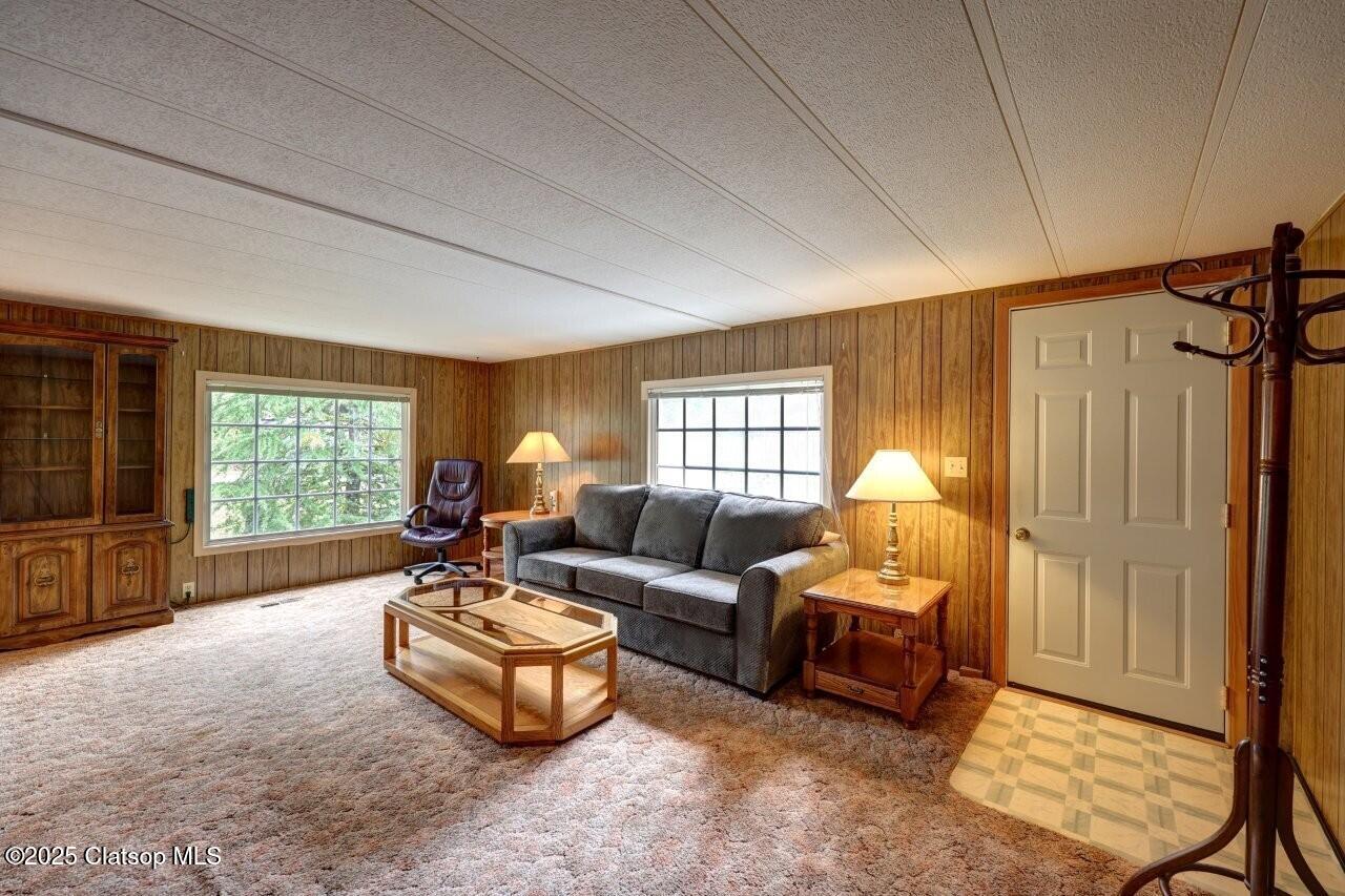 35190 The Glade Property Photo 8