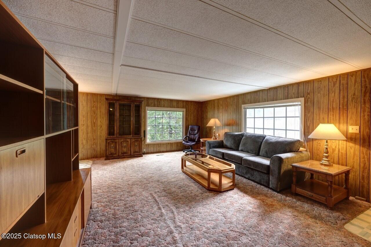 35190 The Glade Property Photo 9