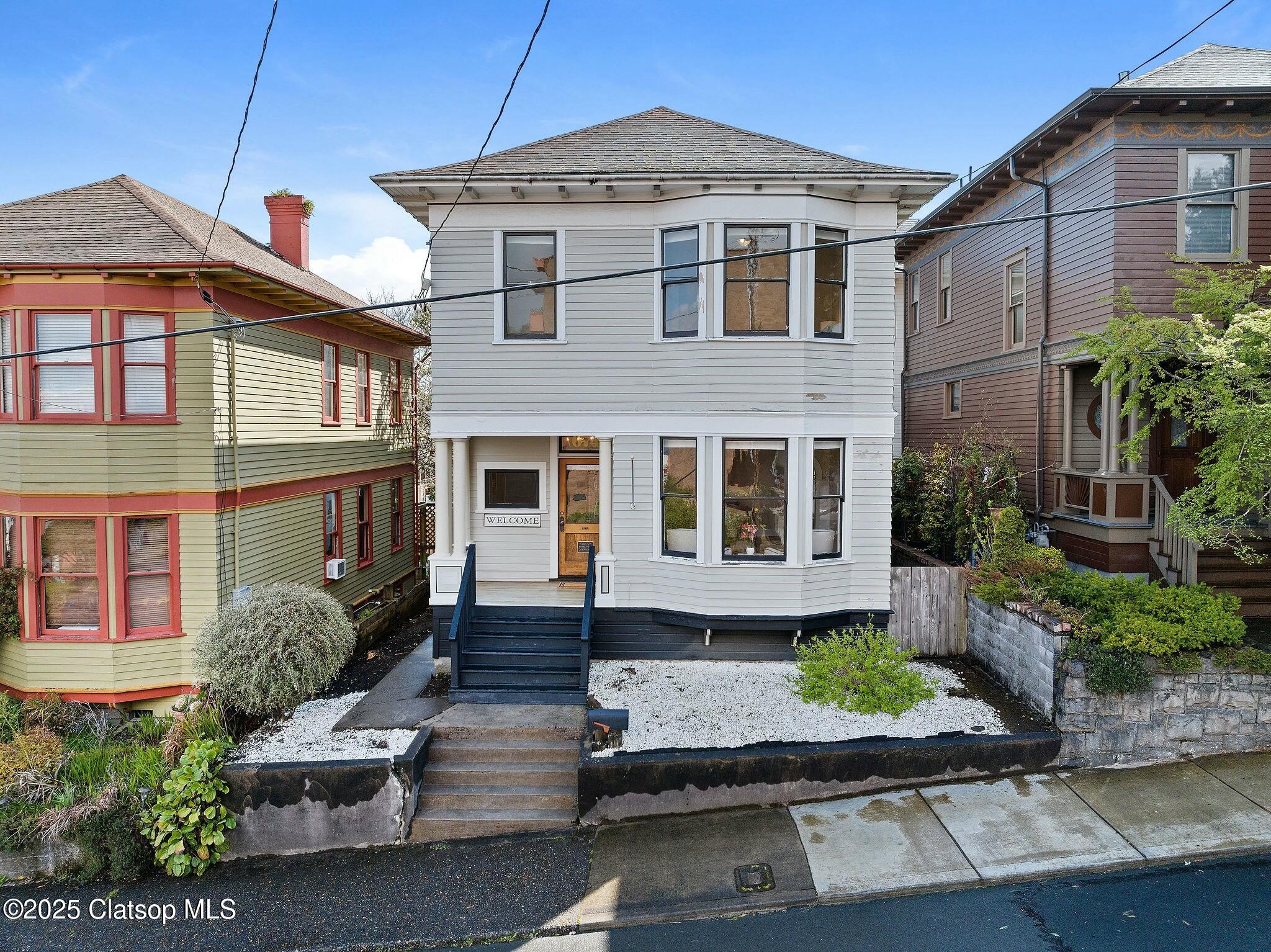 674 11th Street Property Photo 1