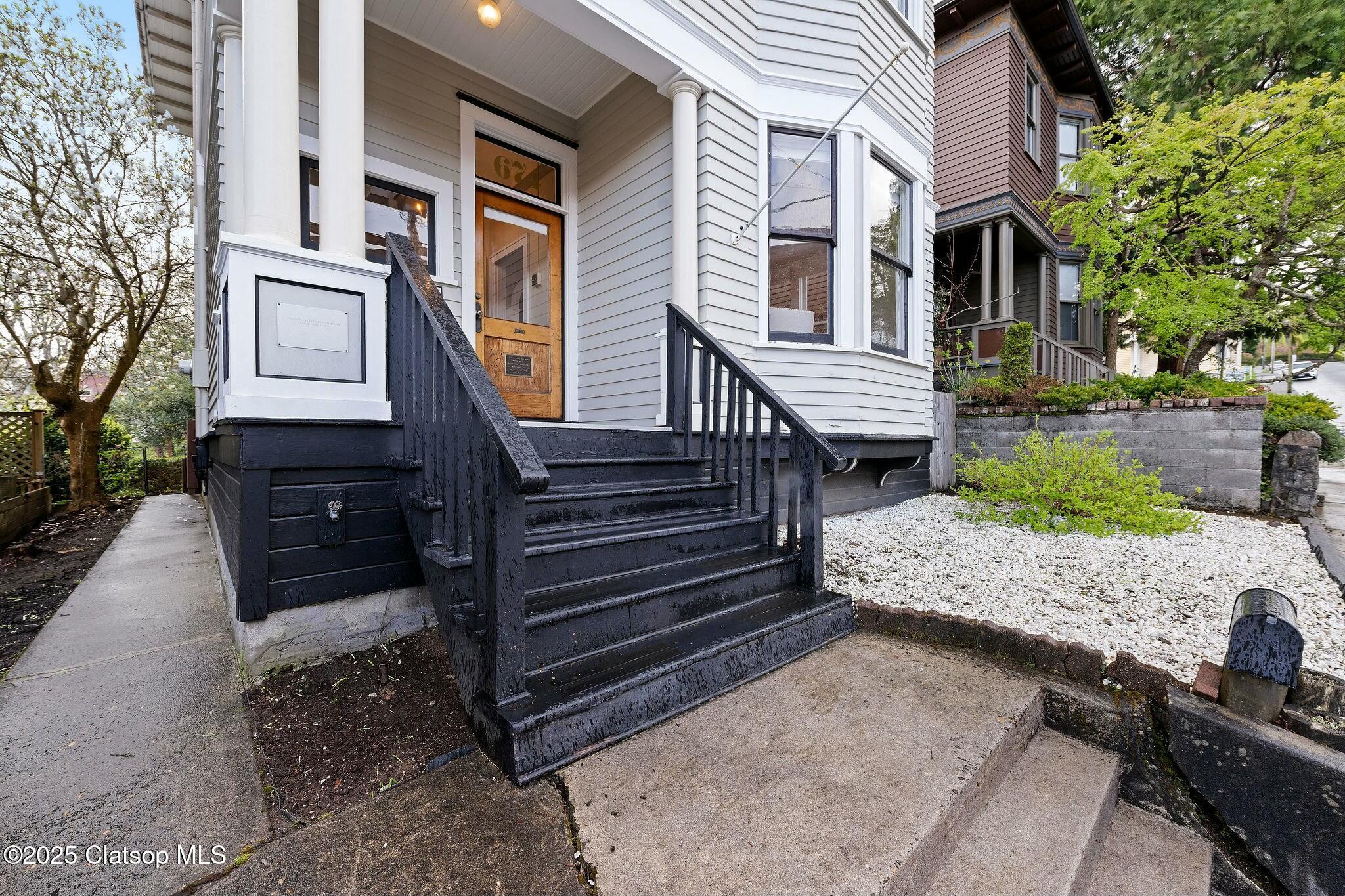 674 11th Street Property Photo 2