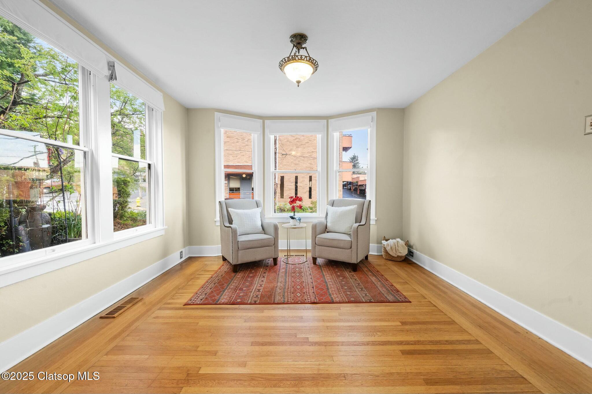 674 11th Street Property Photo 6