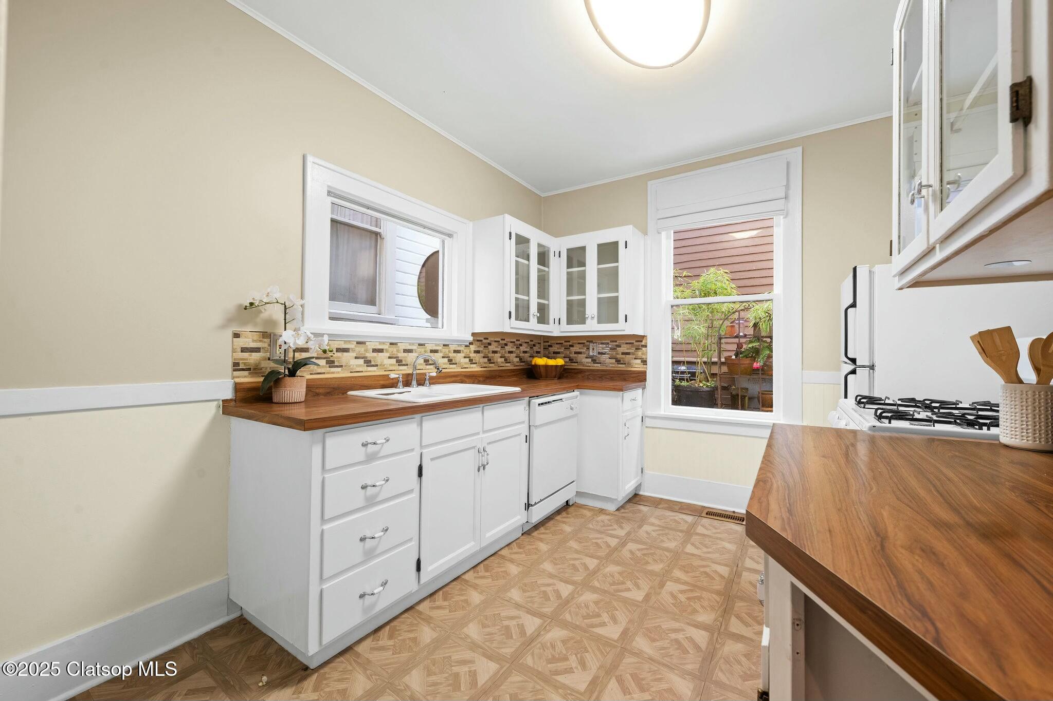 674 11th Street Property Photo 12