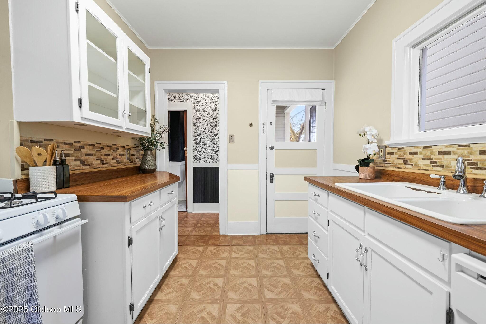 674 11th Street Property Photo 13