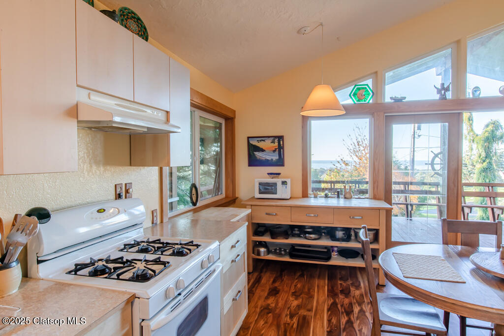 9585 Scenic View Drive Property Photo 14