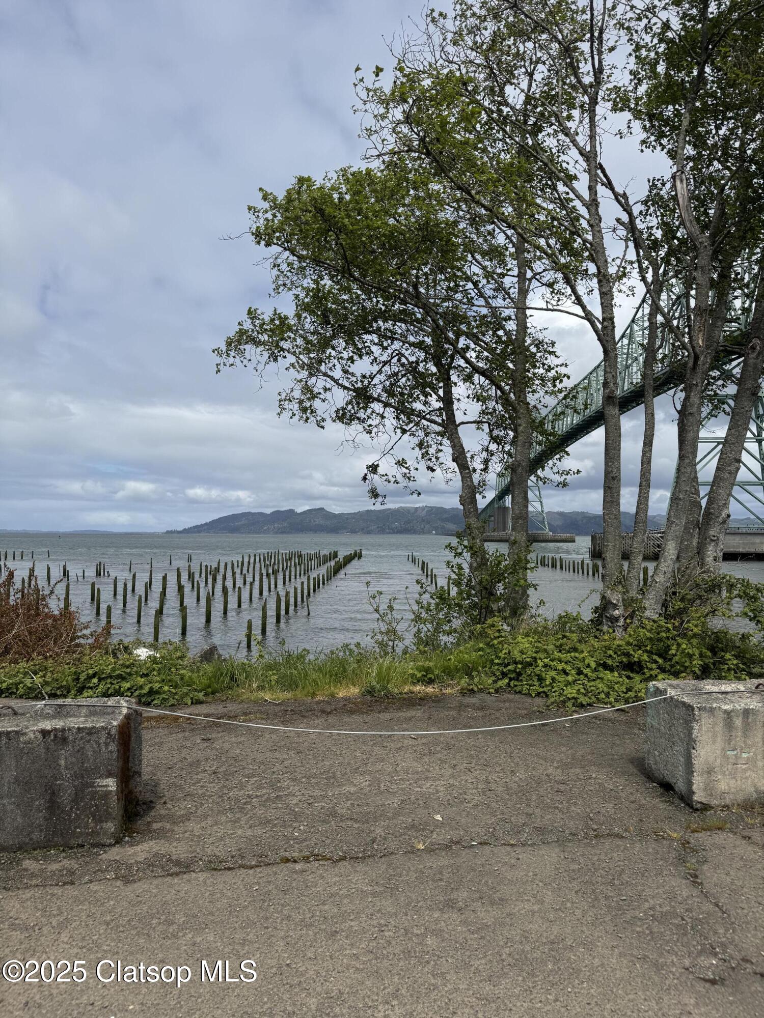 264 W Marine Drive Property Photo 5