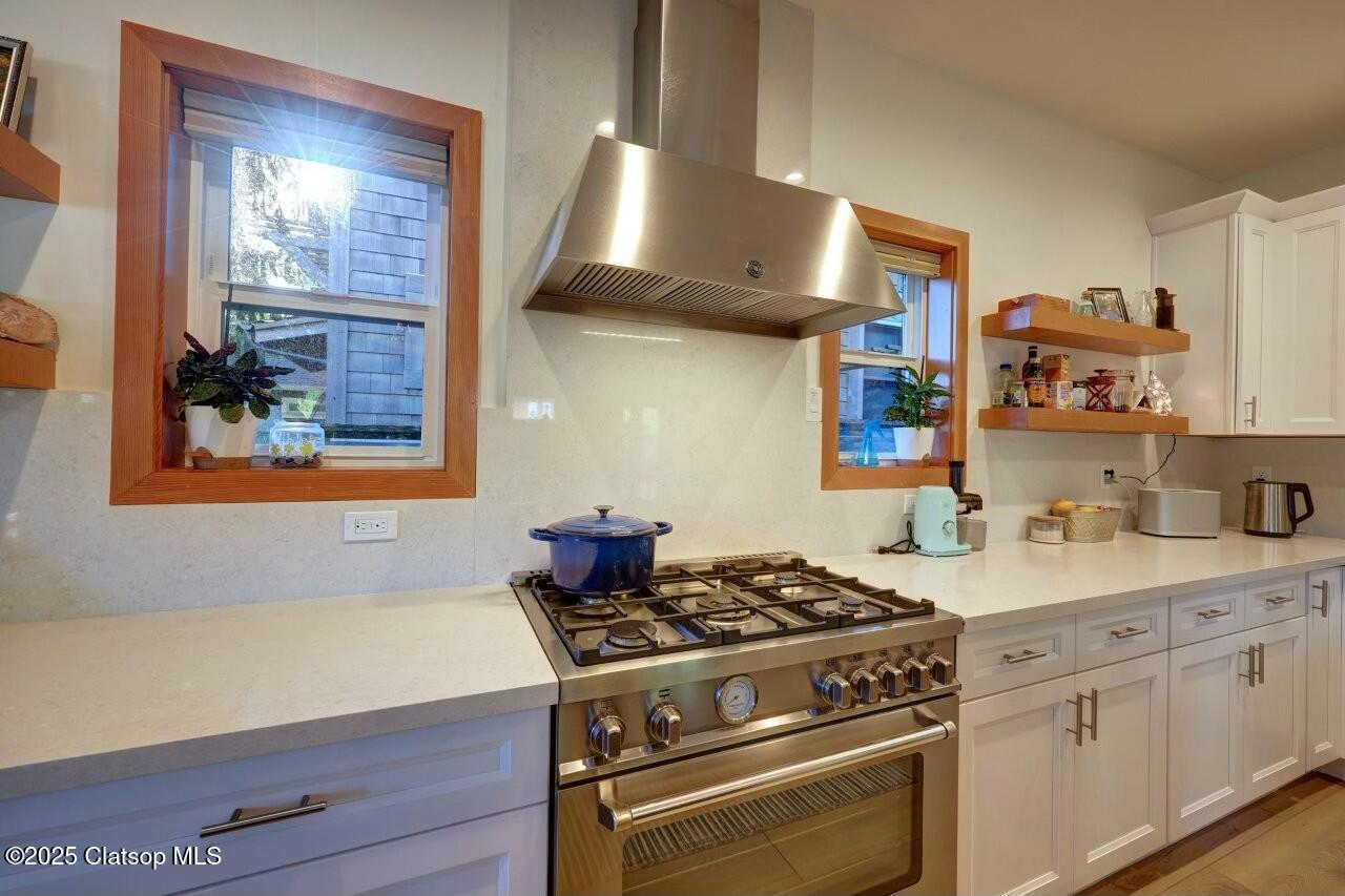 309 W 6th Street Property Photo 10
