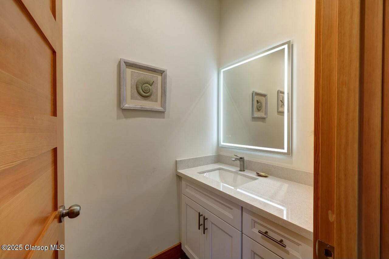 309 W 6th Street Property Photo 16