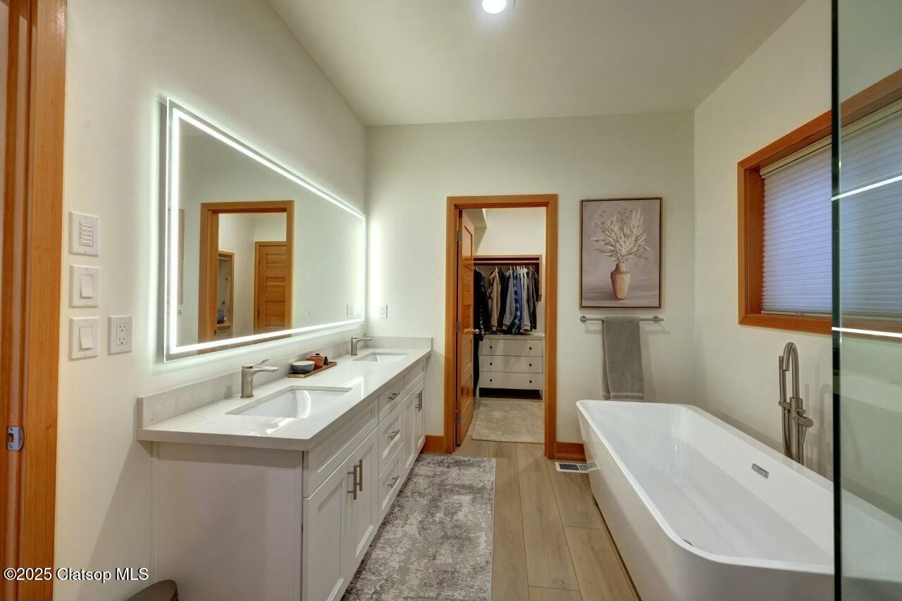 309 W 6th Street Property Photo 21