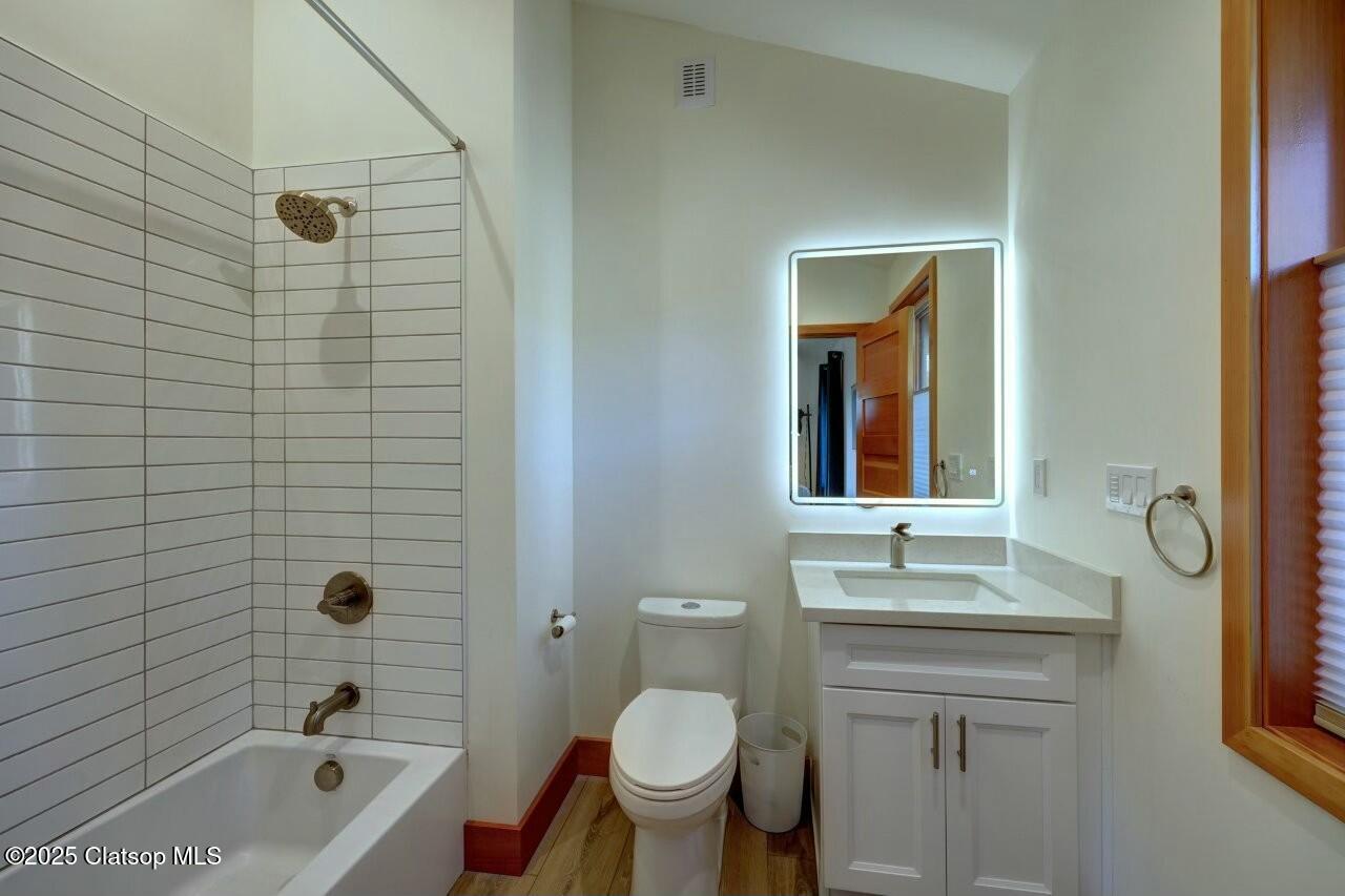 309 W 6th Street Property Photo 29