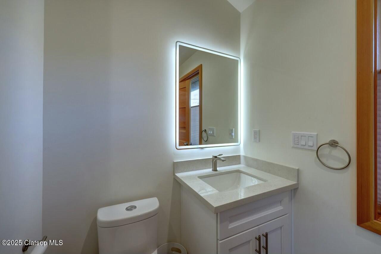 309 W 6th Street Property Photo 31