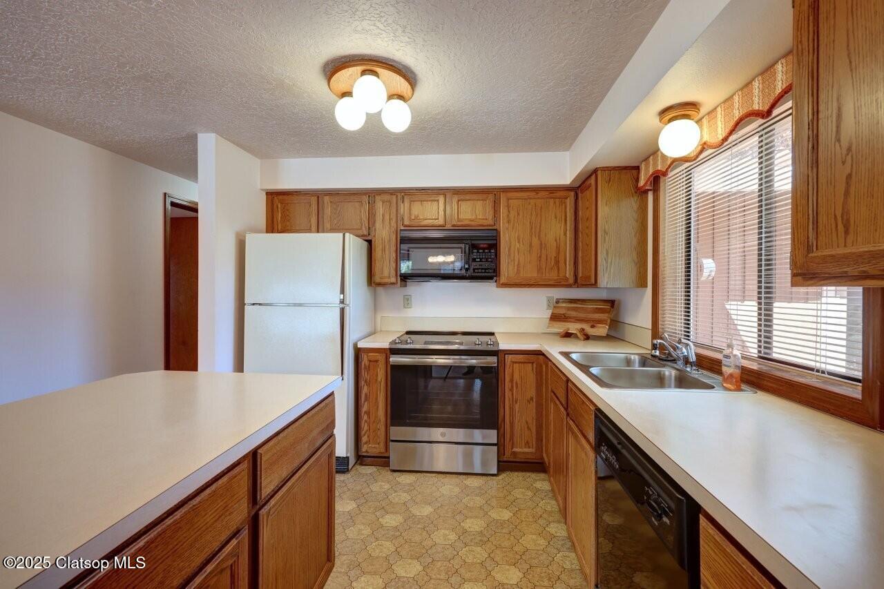 1616 S Edgewood Street Property Photo 18
